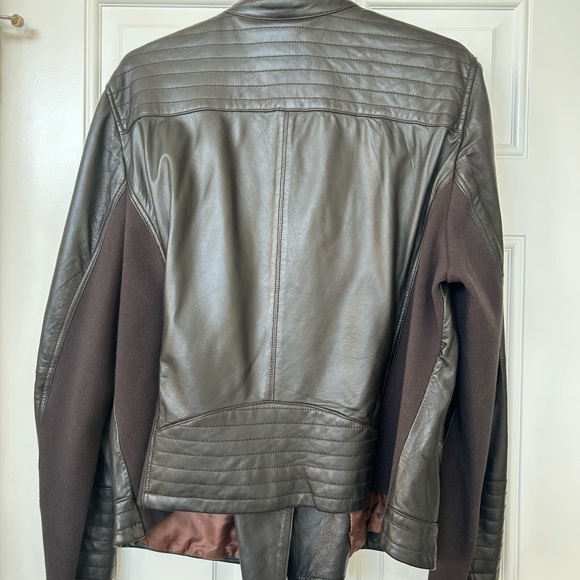 Halogen size 20 leather jacket- true to size and consistent through arms & body - Picture 6 of 7